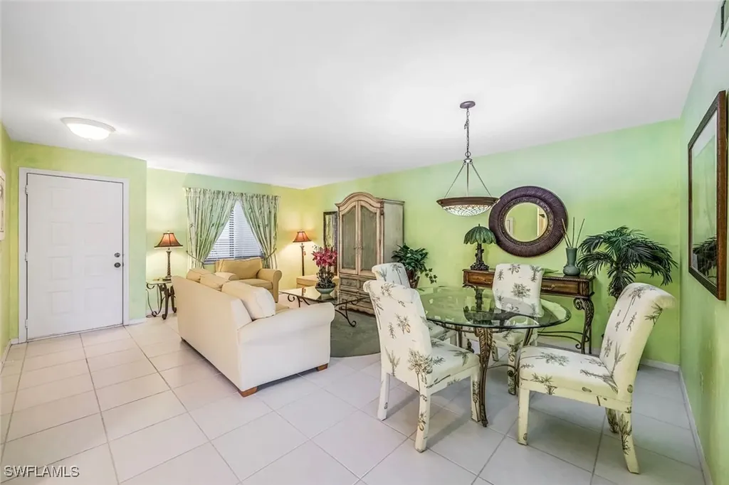 460 Fox Haven Drive Naples FL 34104