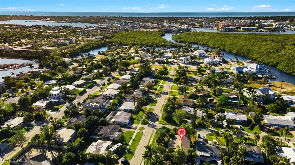 2151 Estey Avenue Naples FL 34104