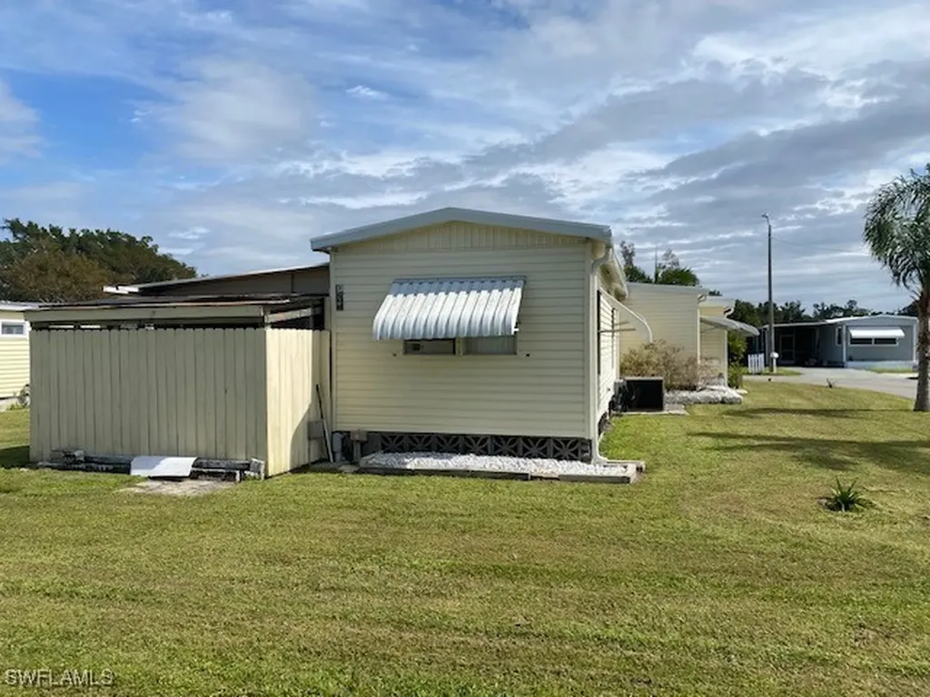 2727 Indianwood Drive North Fort Myers FL 33917