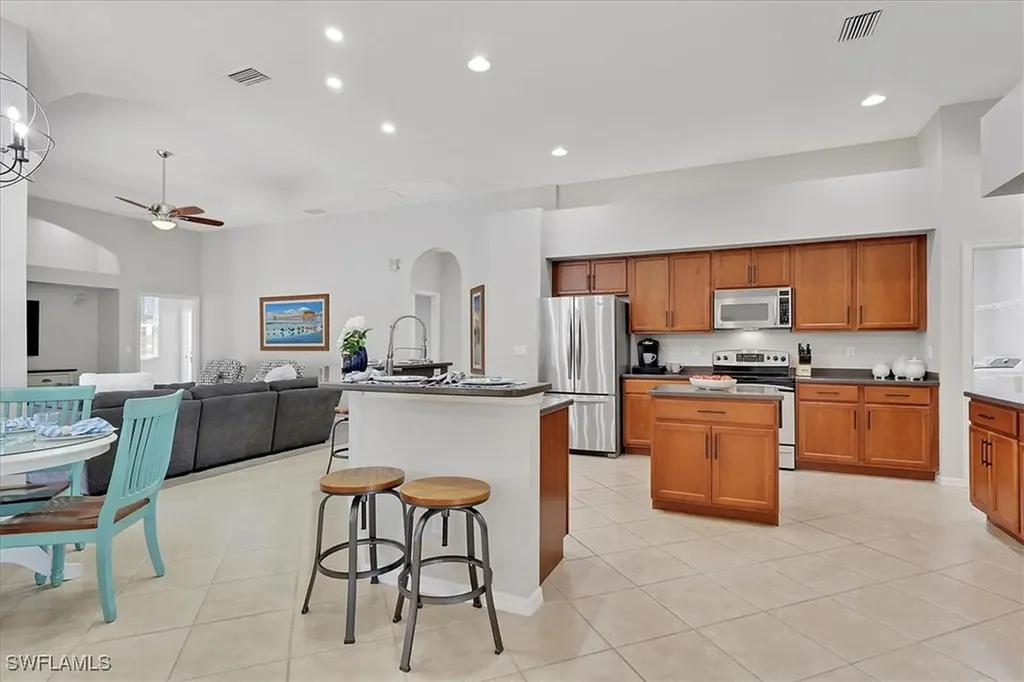 1140 10th Avenue N Naples FL 34102
