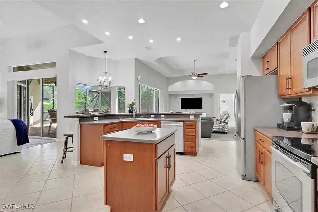 1140 10th Avenue N Naples FL 34102