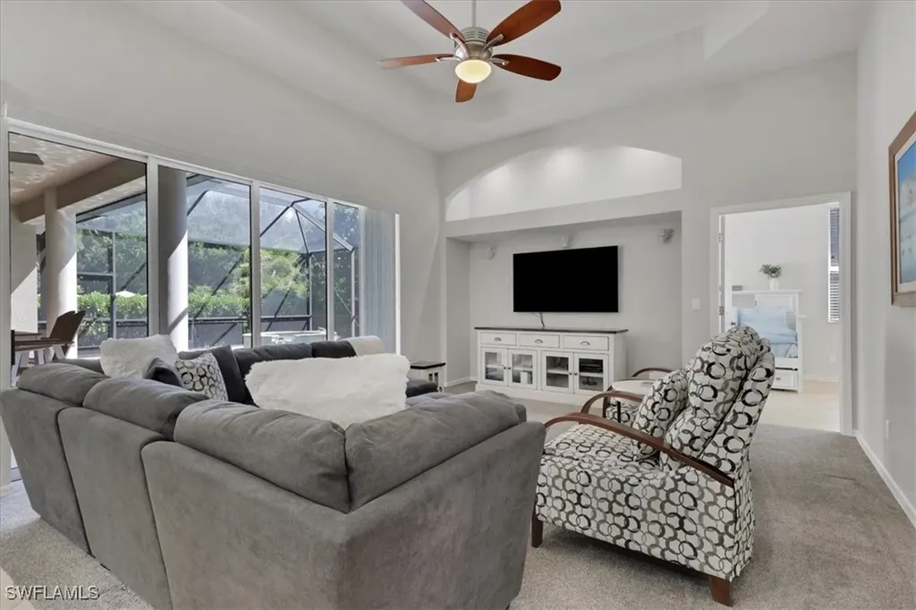 1140 10th Avenue N Naples FL 34102
