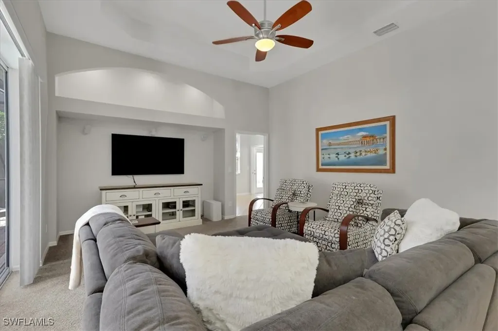 1140 10th Avenue N Naples FL 34102