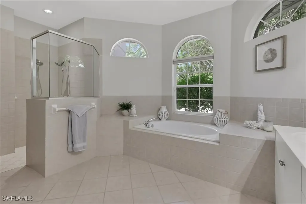 1140 10th Avenue N Naples FL 34102