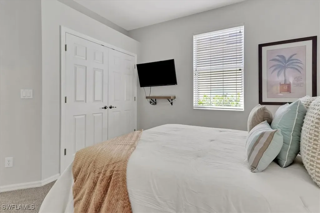 1140 10th Avenue N Naples FL 34102