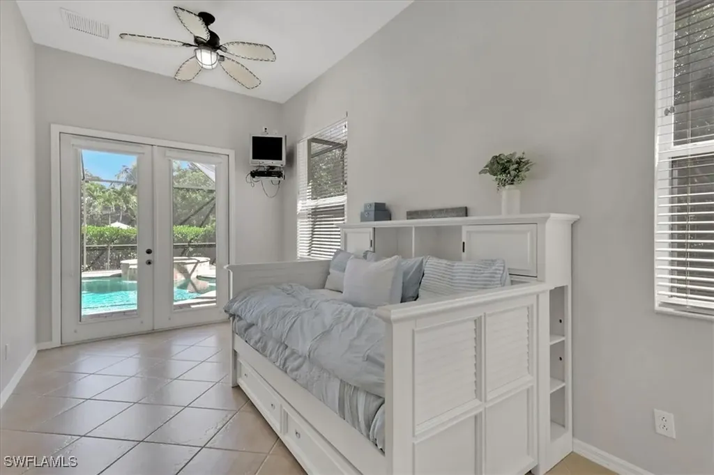 1140 10th Avenue N Naples FL 34102