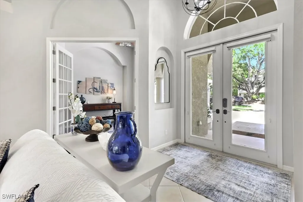 1140 10th Avenue N Naples FL 34102