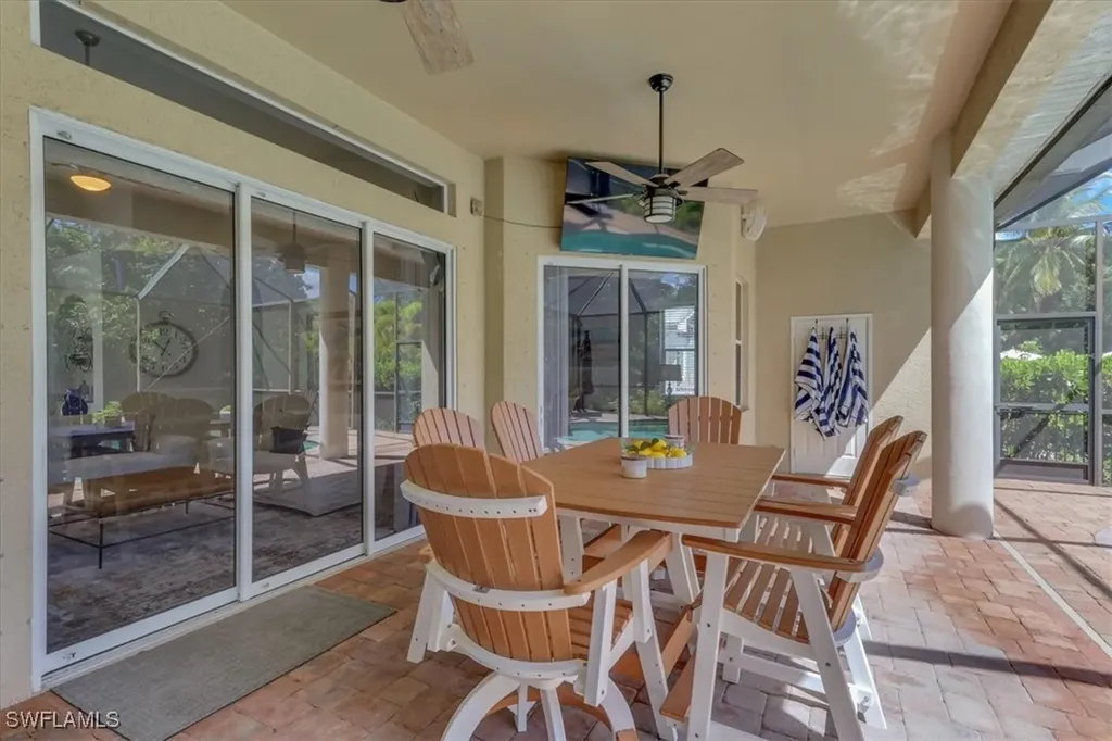 1140 10th Avenue N Naples FL 34102