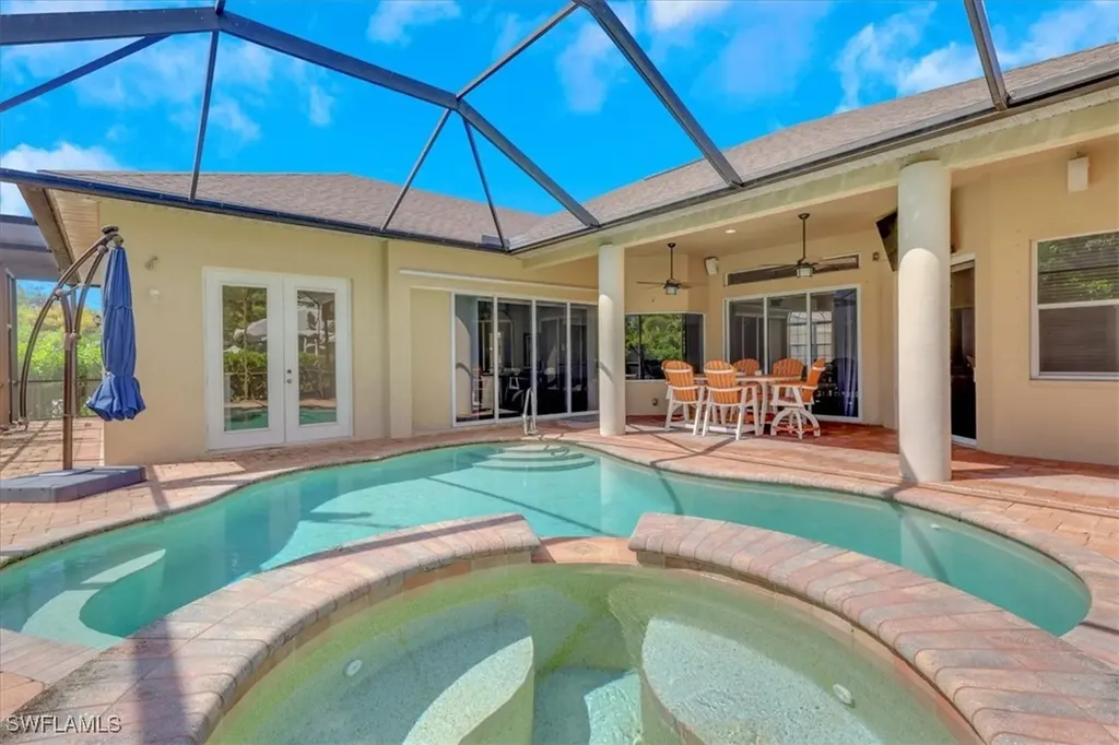 1140 10th Avenue N Naples FL 34102