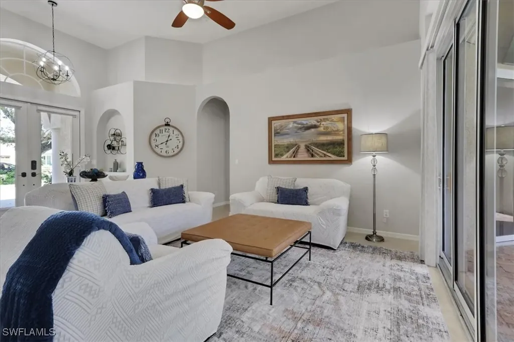 1140 10th Avenue N Naples FL 34102