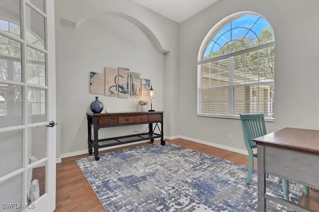 1140 10th Avenue N Naples FL 34102