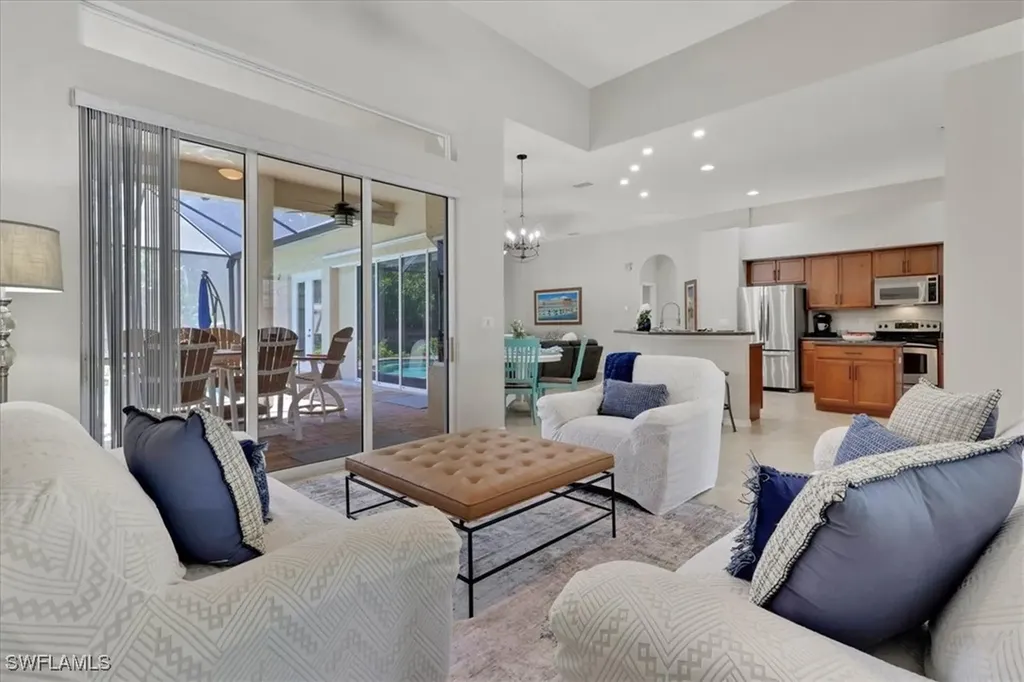 1140 10th Avenue N Naples FL 34102