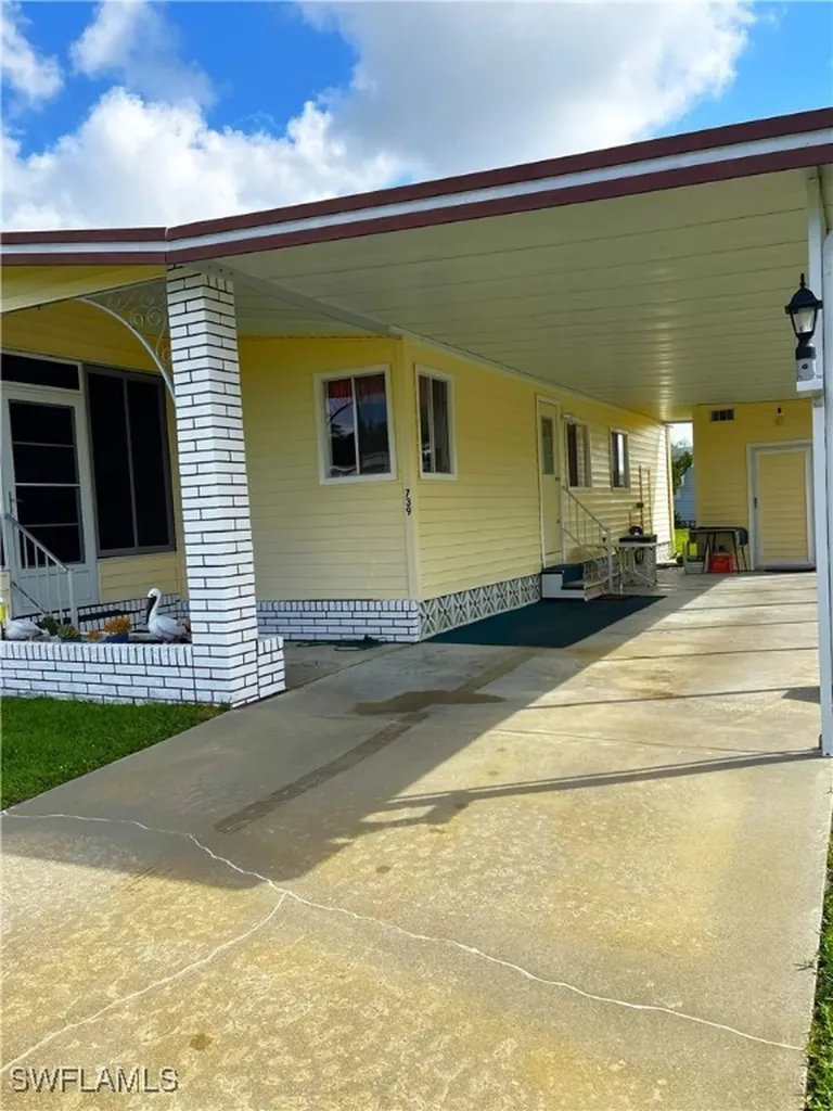 739 Leisure Lane North Fort Myers FL 33917