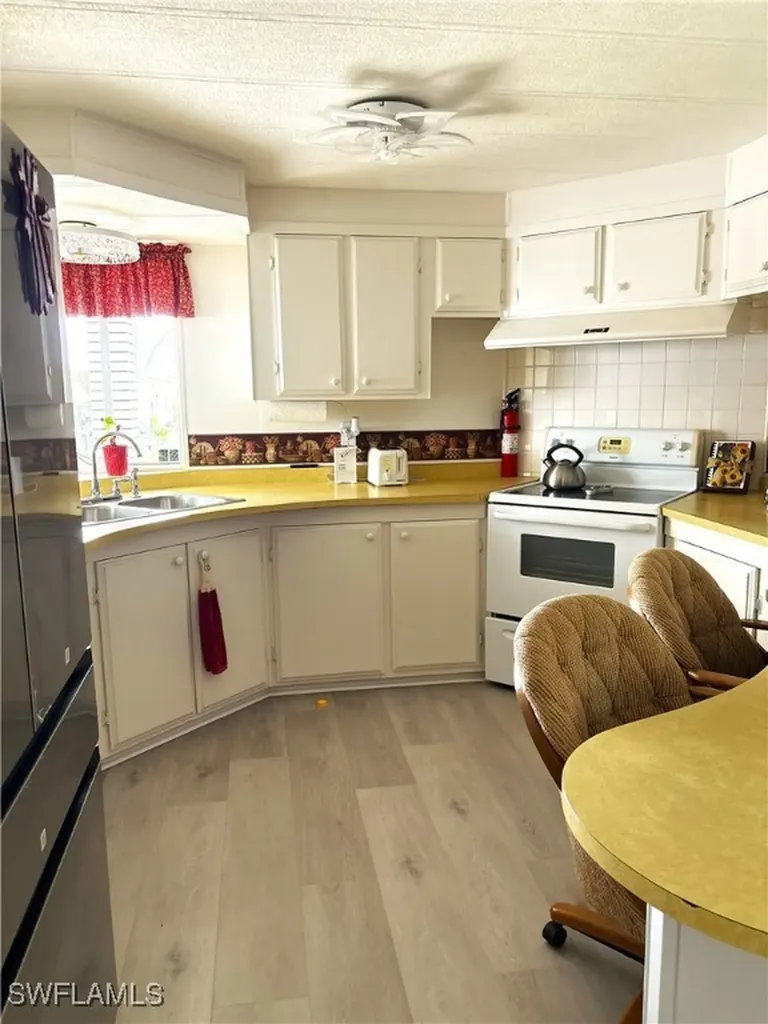 739 Leisure Lane North Fort Myers FL 33917