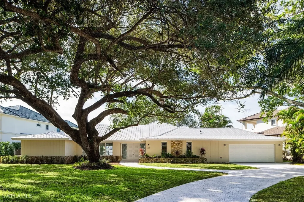 320 Bow Line Drive Naples FL 34103