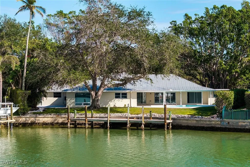 320 Bow Line Drive Naples FL 34103
