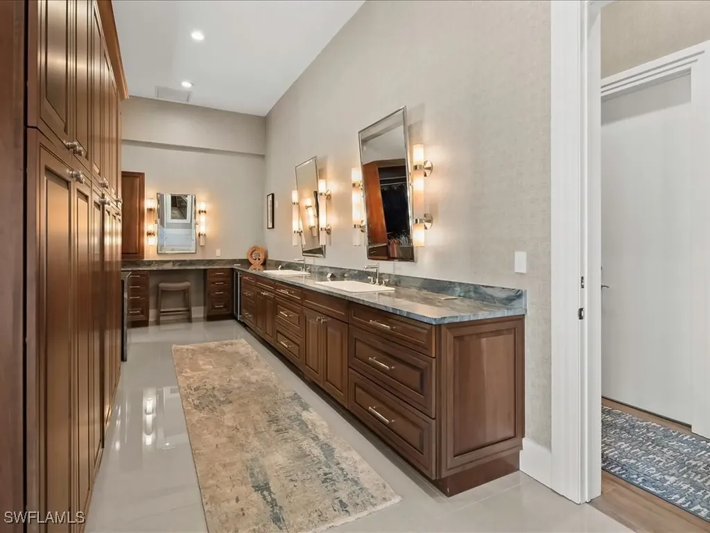 656 Hickory Road Naples FL 34108