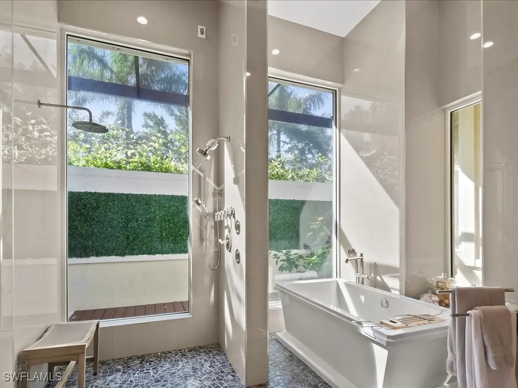 656 Hickory Road Naples FL 34108
