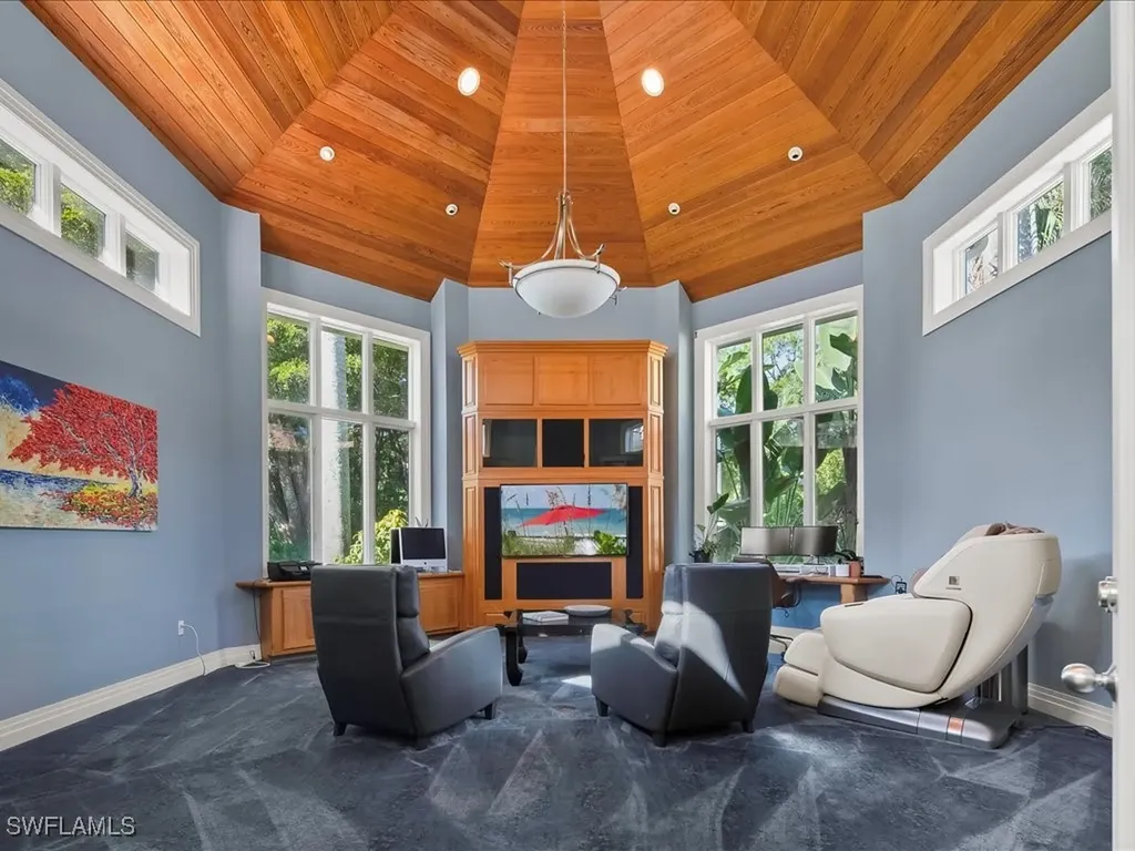 656 Hickory Road Naples FL 34108