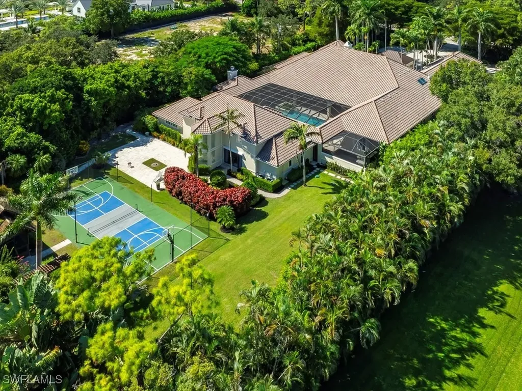 656 Hickory Road Naples FL 34108