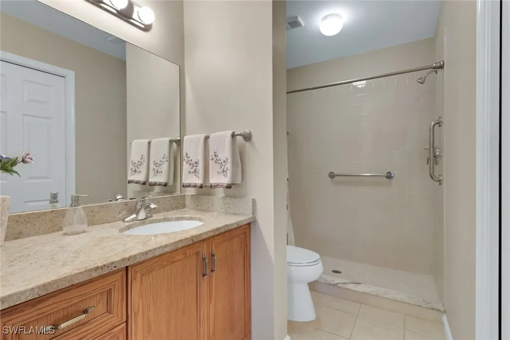 6985 Dennis Circle Naples FL 34104
