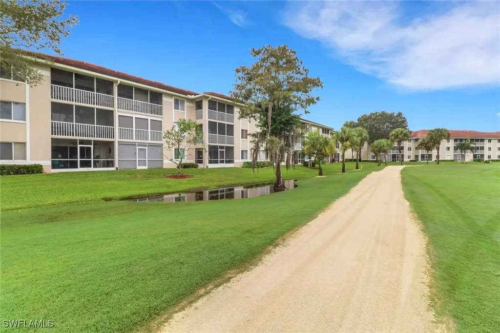 6985 Dennis Circle Naples FL 34104