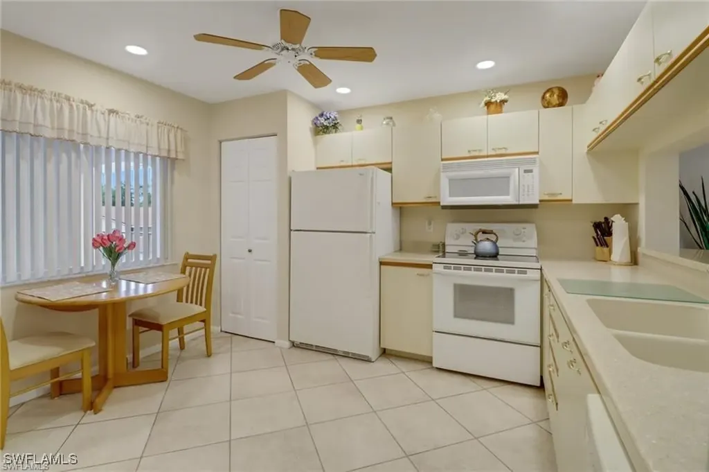 6985 Dennis Circle Naples FL 34104