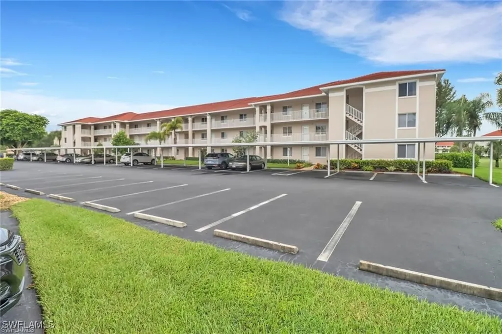 6985 Dennis Circle Naples FL 34104