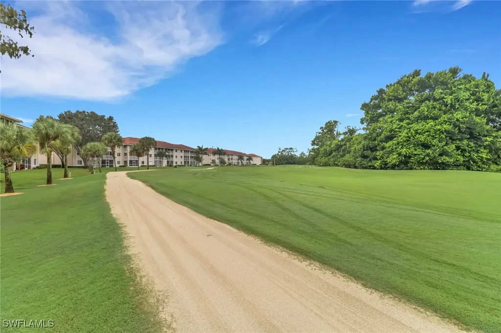 6985 Dennis Circle Naples FL 34104