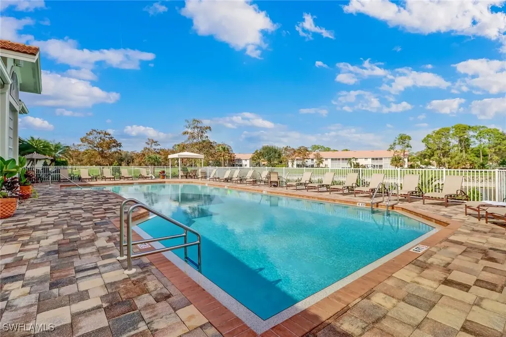6985 Dennis Circle Naples FL 34104