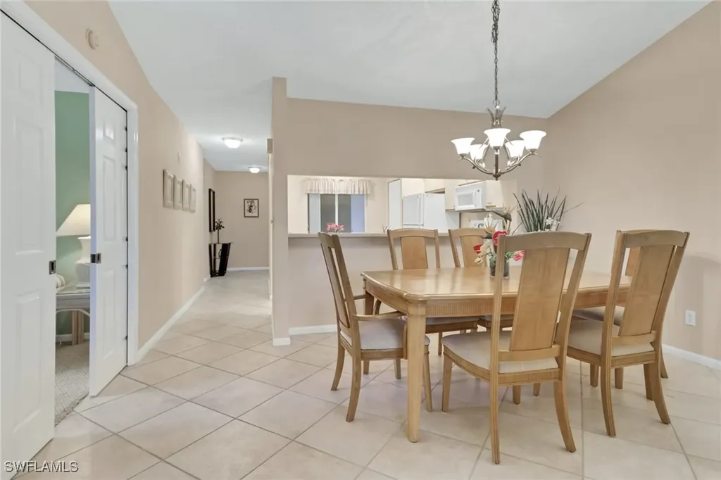 6985 Dennis Circle Naples FL 34104