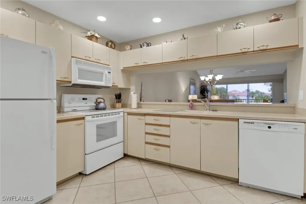 6985 Dennis Circle Naples FL 34104