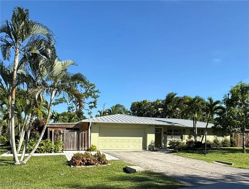 702 E Valley Drive Bonita Springs FL 34134