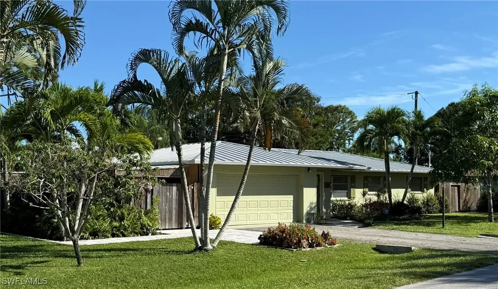 702 E Valley Drive Bonita Springs FL 34134