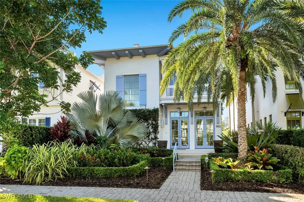 982 9th Avenue S Naples FL 34102