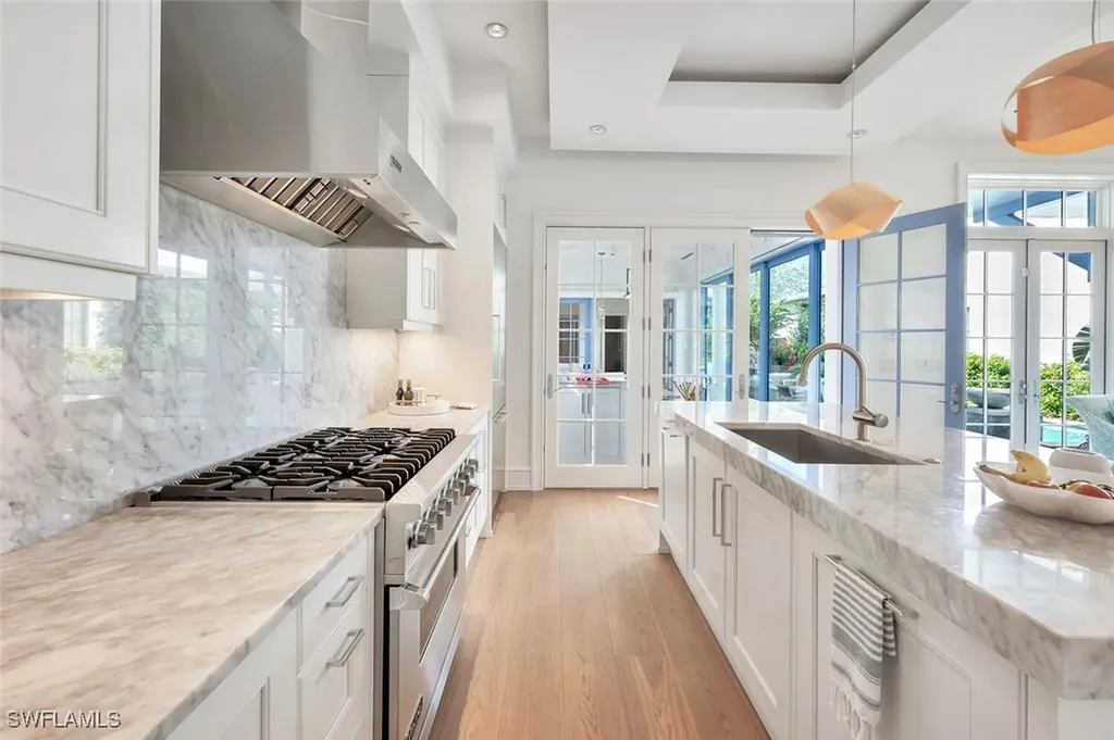 982 9th Avenue S Naples FL 34102