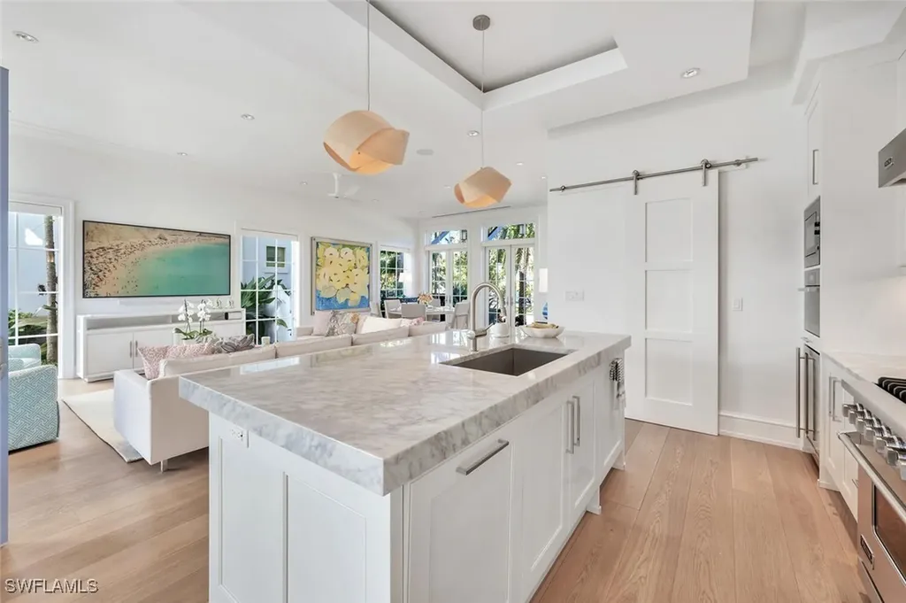 982 9th Avenue S Naples FL 34102
