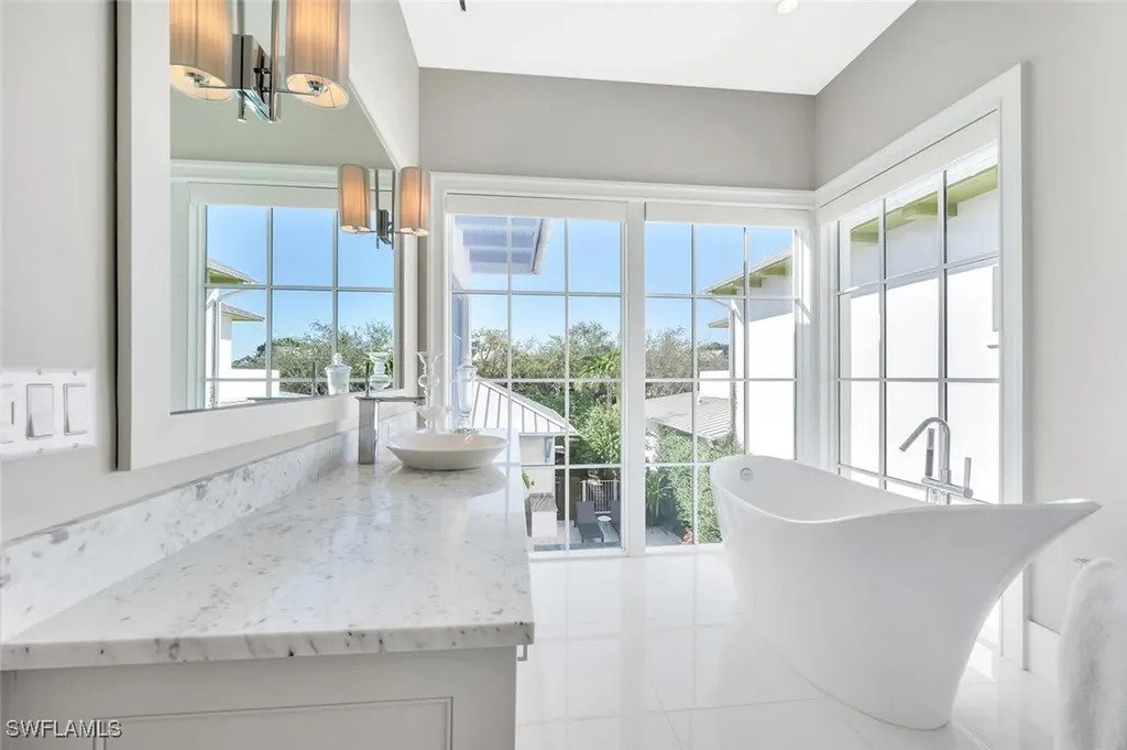 982 9th Avenue S Naples FL 34102