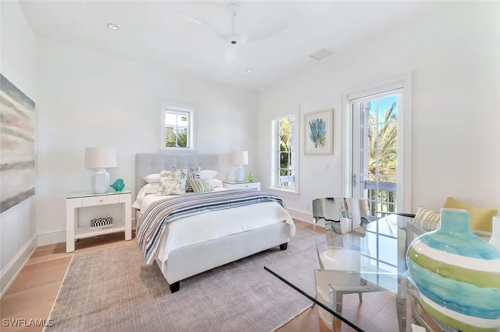 982 9th Avenue S Naples FL 34102