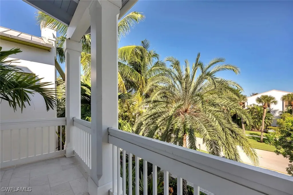 982 9th Avenue S Naples FL 34102