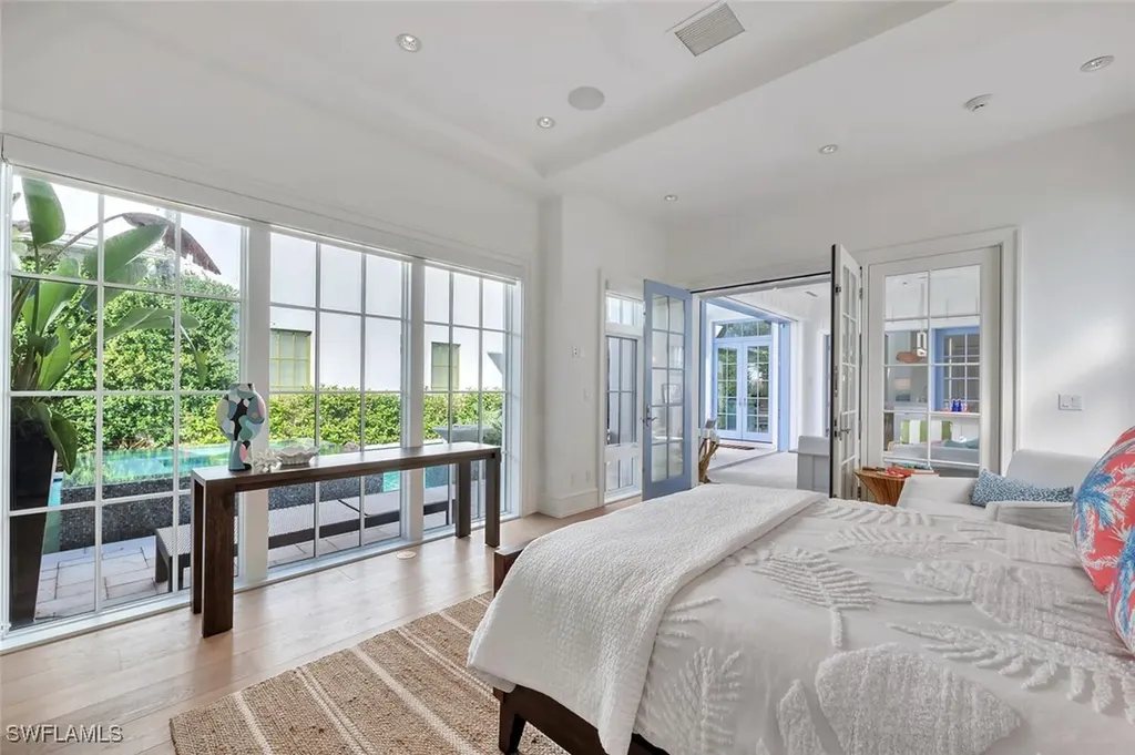 982 9th Avenue S Naples FL 34102