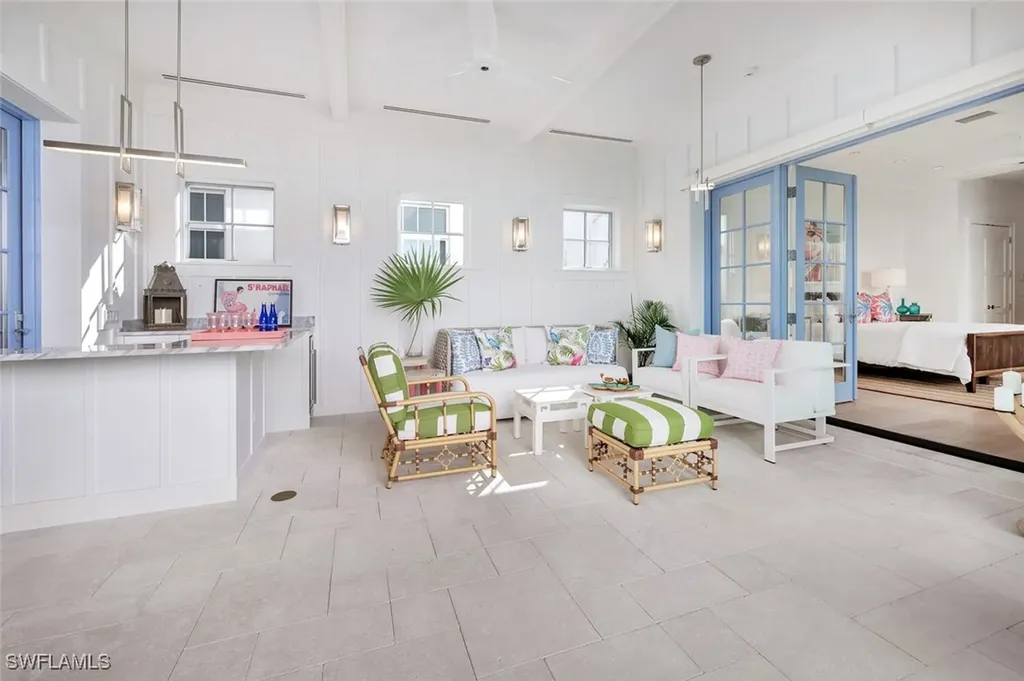 982 9th Avenue S Naples FL 34102