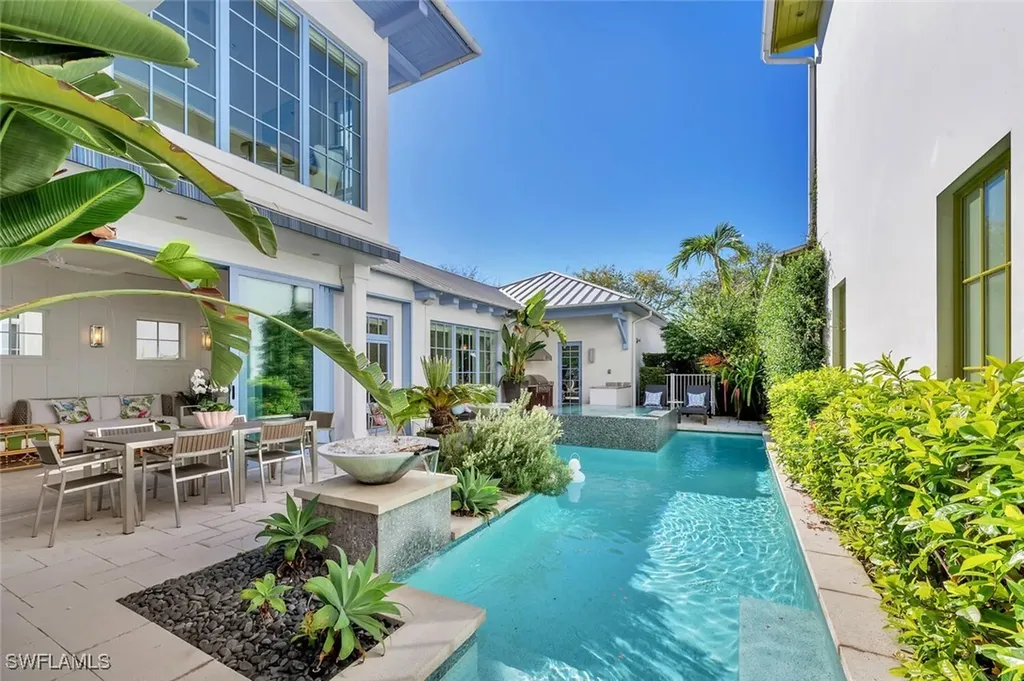 982 9th Avenue S Naples FL 34102