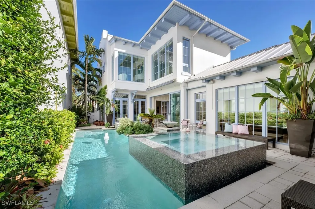 982 9th Avenue S Naples FL 34102