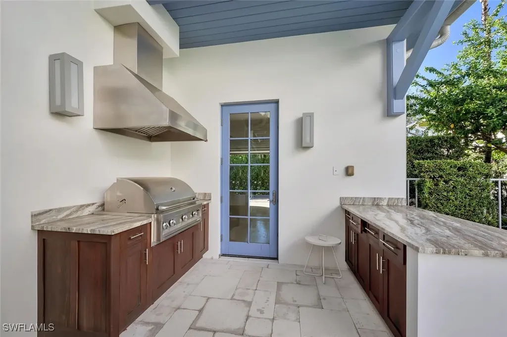 982 9th Avenue S Naples FL 34102