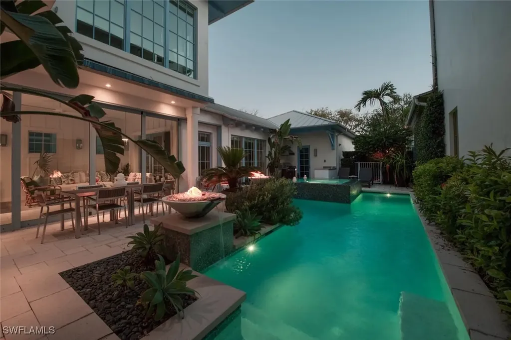 982 9th Avenue S Naples FL 34102