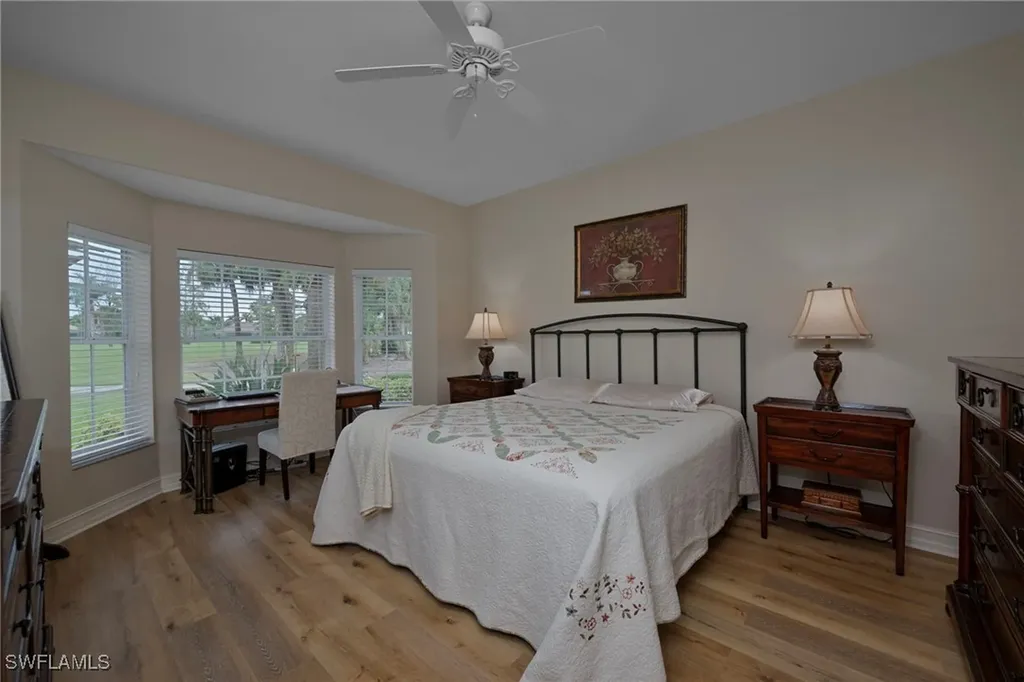 8161 Saratoga Drive Naples FL 34113