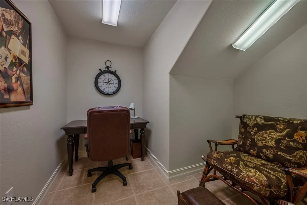 8161 Saratoga Drive Naples FL 34113