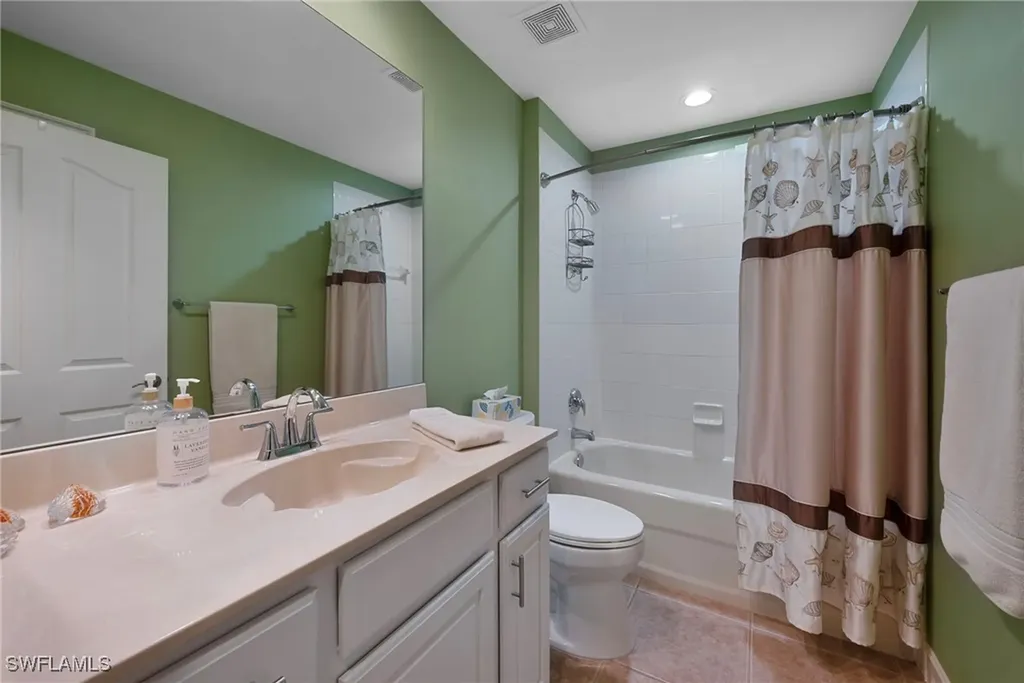 8161 Saratoga Drive Naples FL 34113