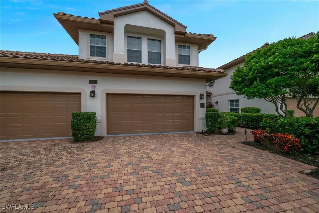 8161 Saratoga Drive Naples FL 34113